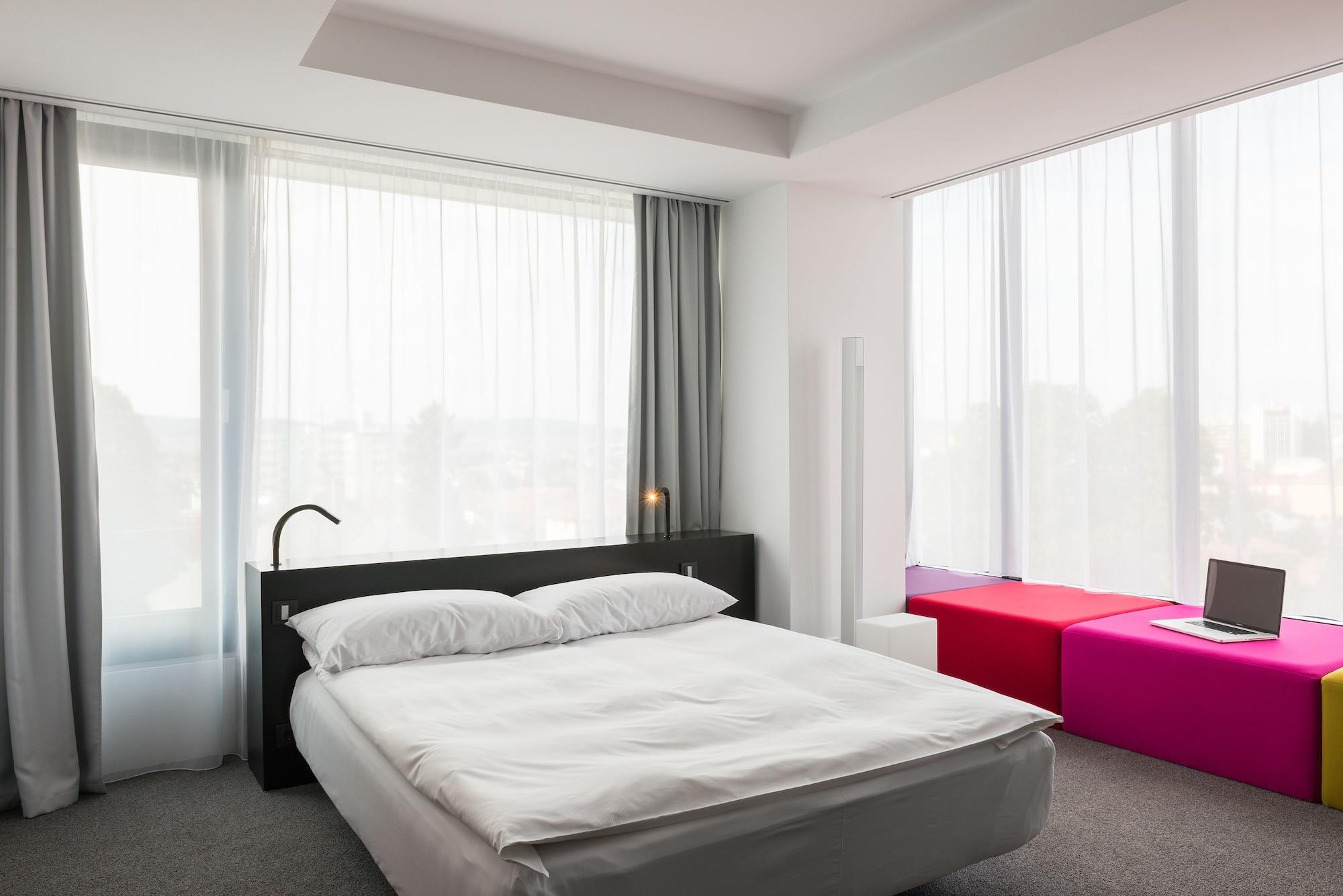Hotel Privo Тыргу-Муреш Экстерьер фото